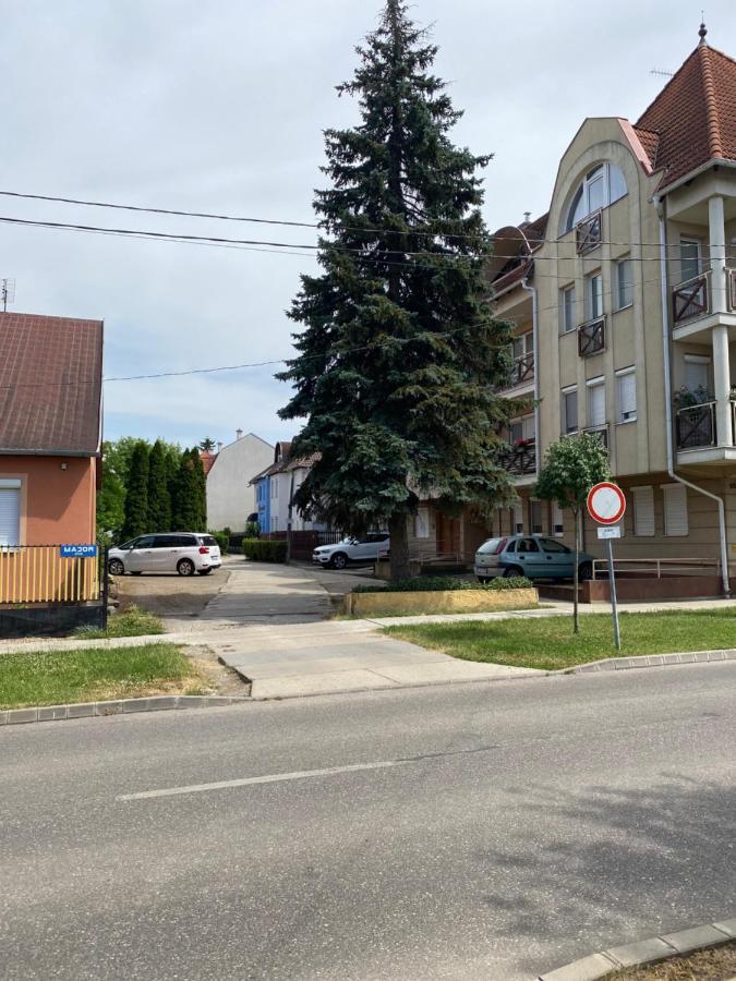Veronika Lux Apartman Hajdúszoboszló المظهر الخارجي الصورة